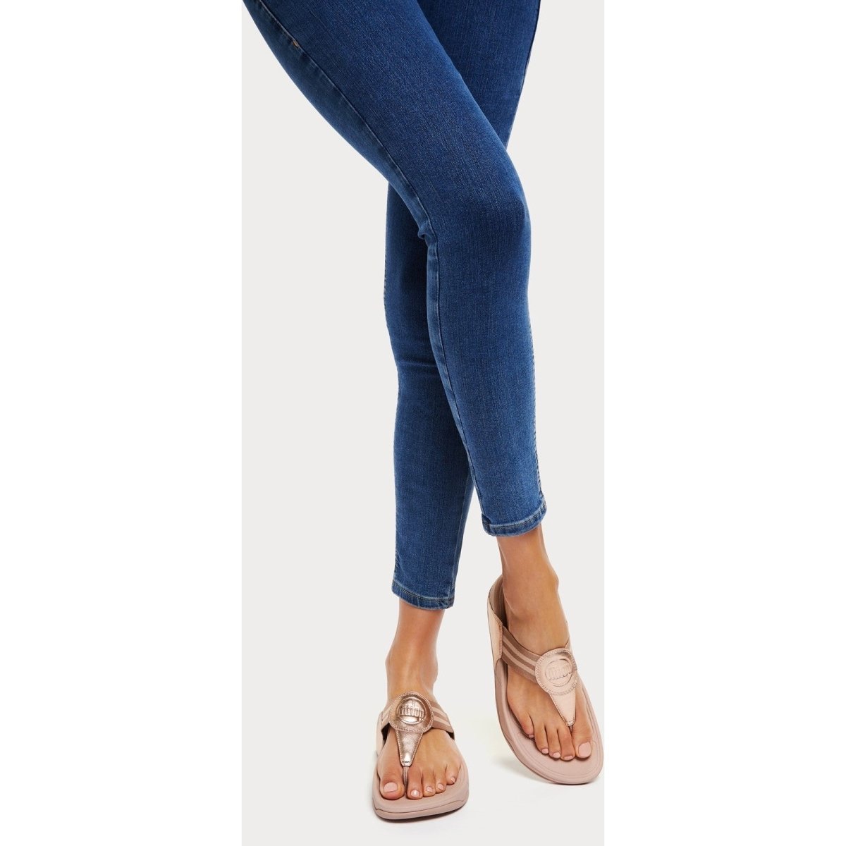 Fitflop Walkstar Wide-Fit T-Post Ladies Summer Sandals Fitflop